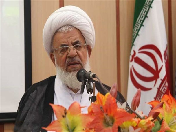 همه در قبال بی‌تفاوتی‌ها نسبت به نماز باید پاسخگو باشیم