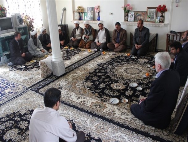 گزارش تصویری/دیدار مسئولان شهرستان نهاوند با خانواده شهید ناصر شهبازی