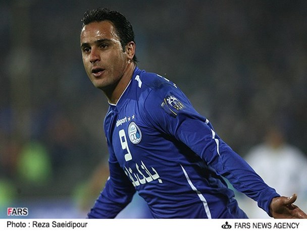 دوست دارم استقلال با گل من قهرمان شود /بردن تراکتور تنها راه پیش روی  ماست