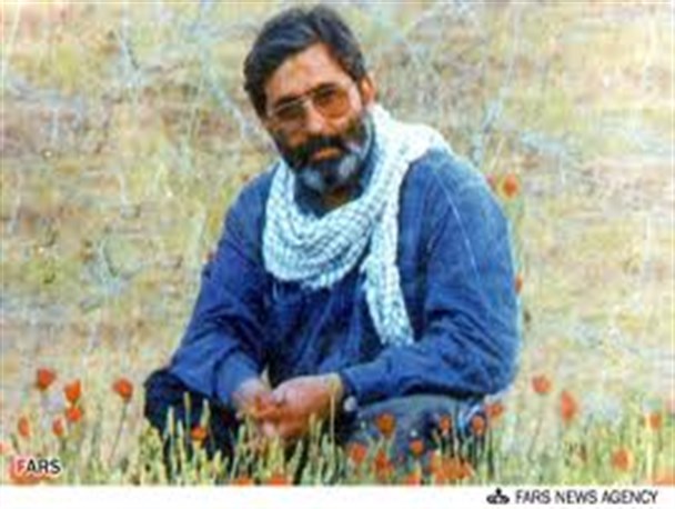 سروده خواندنی رضا امیرخانی در وصف شهید آوینی