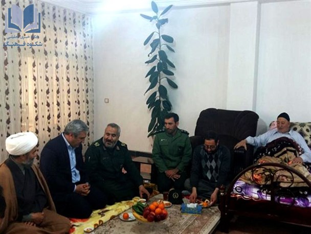 پدران و مادران شهدا مظهر ایثار و گذشت هستند