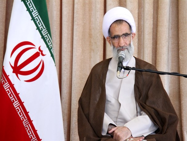 ارتباط باجهان خارج ازچارچوبه گفتمان انقلاب اسلامی،قطعا به استحاله نظام منجرخواهدشد/ آیا اعتدال به معنای ازدست دادن دستاوردهای انقلاب است؟