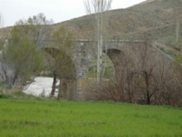 معرفی جاذبه های طبیعی بویین میاندشت