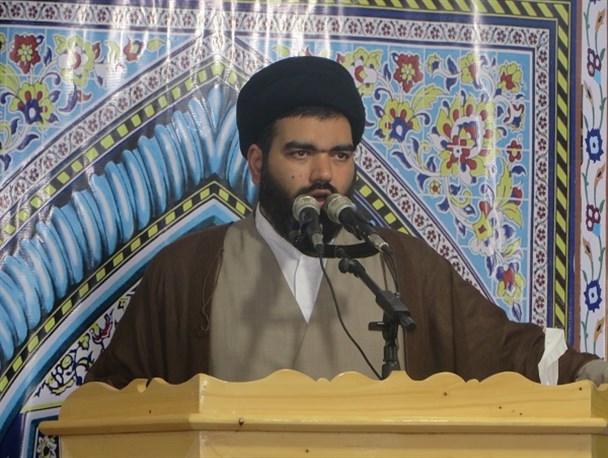 افرادی که قدرت در اختیار دارند به دنبال زاویه گرفتن با ستون خیمه جامعه و رهبری هستند