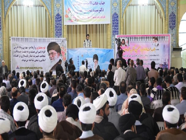 دیدار مردمی وزیر اطلاعات در مصلی نماز جمعه مسجدسلیمان