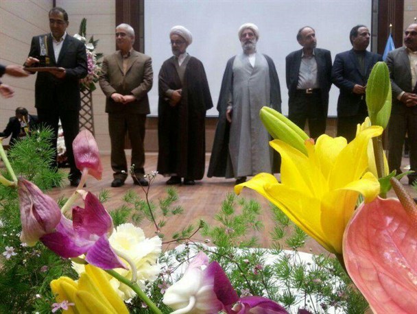 شوی تبلیغاتی دولتی با خرج هزینه های میلیونی برای وزیر بهداشت