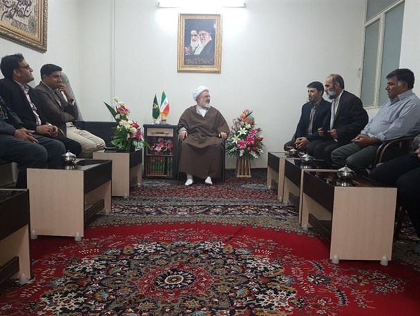 هنرمندان زبان هنر را برای تحقق شعار سال به خدمت بگیرند