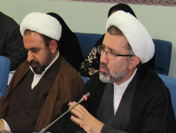 مردم و مسوولان  از کالای ایرانی و تولید ایرانی در جهت رونق کسب‌وکار حمایت کنند