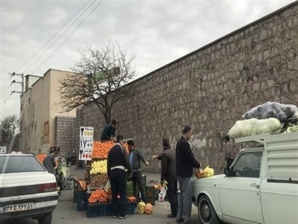 نبض شهر در دستان وانت های میوه فروشی/ رئیس شورای شهر سنندج: هیچ مصوبه ای برای دستور کار میوه فروشان وجود ندارد