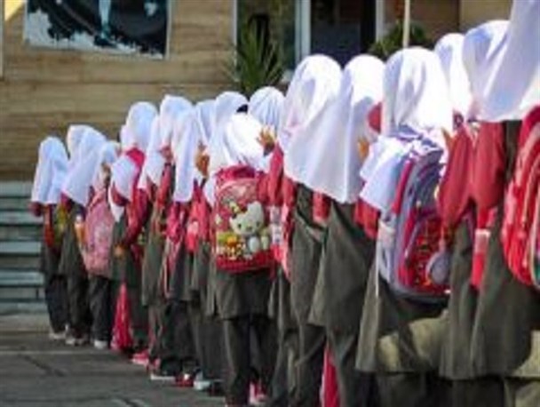 ۱۸ درصد مدارس آران و بیدگل دو شیفت است/ کاهش شش درصدی این میزان با بهره‌برداری از طرح‌های جدید
