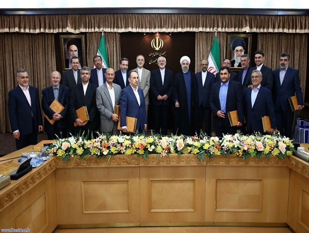 کنش و واکنش رئیس جمهور در سال سخت ۹۸/خنده روحانی بر تلخ کامی مردم