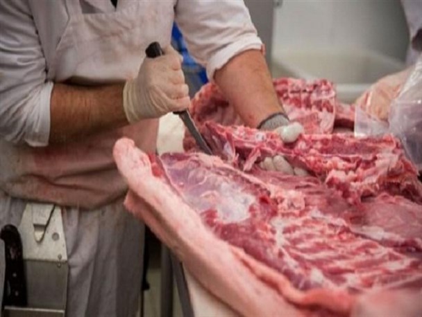 از گرانی گوشت تا گرانفروشی توسط قصابان/ مسئولان در نرخ‌گذاری گوشت بازنگری کنند