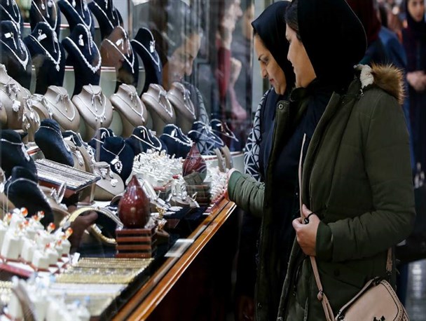 طلا روی دور گرانی/بازگشت نوسانات، بازار را از رمق انداخت