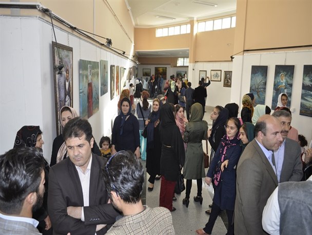 نمایشگاه نقاشی بانوی هنرمند بوکانی در فرهنگ سرای سیمرغ گشایش یافت+ تصاویر