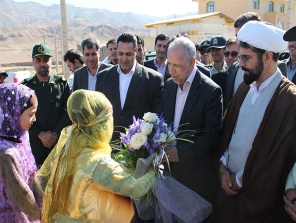گزارش تصویری از سفریک روزه استاندارزنجان به ماهنشان
