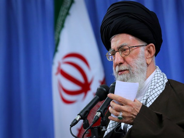 نظام اسلامی  به پشتوانه‌ی ملت، بینی دشمنان را به خاک مالیده است/به مخالفت ها توجهی نکنید، با توکل بر خدا کار را پیش برد