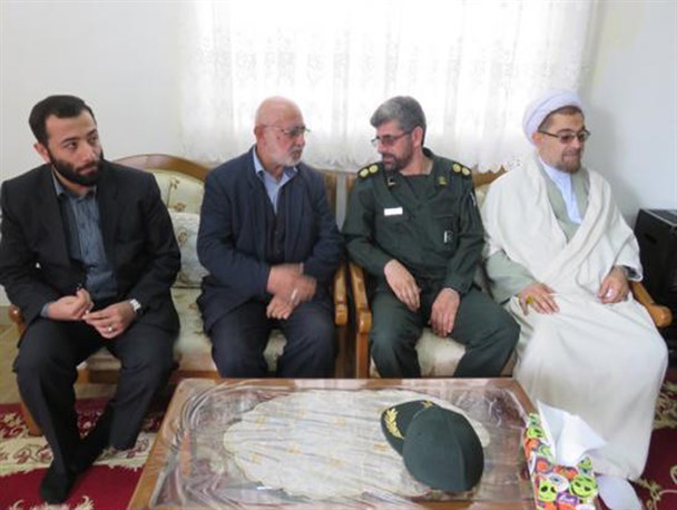 دیدار مسئول نمایندگی ولی فقیه در سپاه مقداد رشت با خانواده شهید ماهرویان+تصاویر