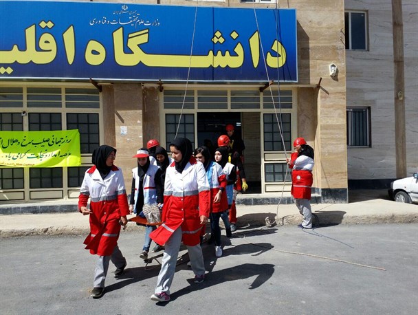 برگزاری مانور امداد و نجات در ارتفاع