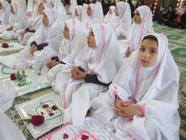 برگزاری جشن شکر گزاری با سوادی قرآنی دانش آموزان خدابنده/تصاویر