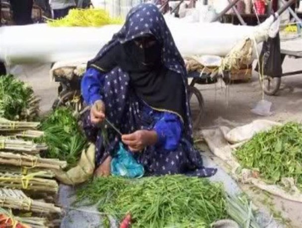 زنانی به اسم کارگران فصلی و دستفروش
