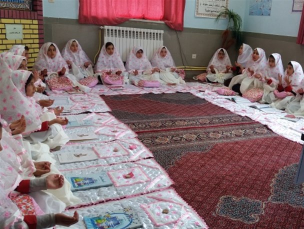 برگزاری جشن شکرگذاری مهارت خواندن قرآن در مدارس گیوی