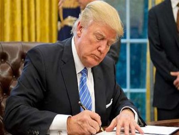 آمریکا از همان ابتدا به برجام پایبند نبوده است/ ایران باید از برجام خارج شود