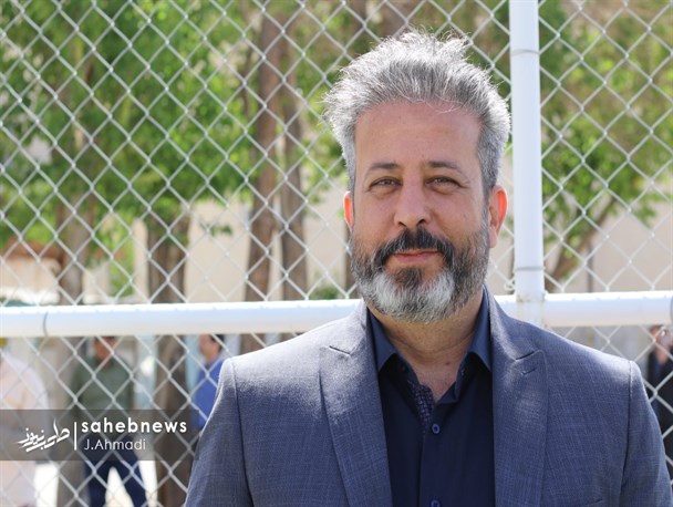 وزنه مهربانی، بالای سر وزنه‌برداران اصفهانی