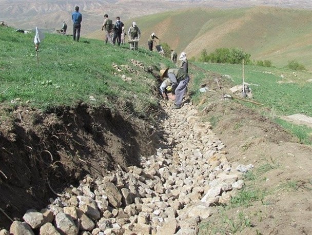 صدای پای آب به مزارع کشاورزی روستای چوبین می‌آید/ توان بالای گروه‌های جهادی در ساخت و تکمیل پروژه‌ها