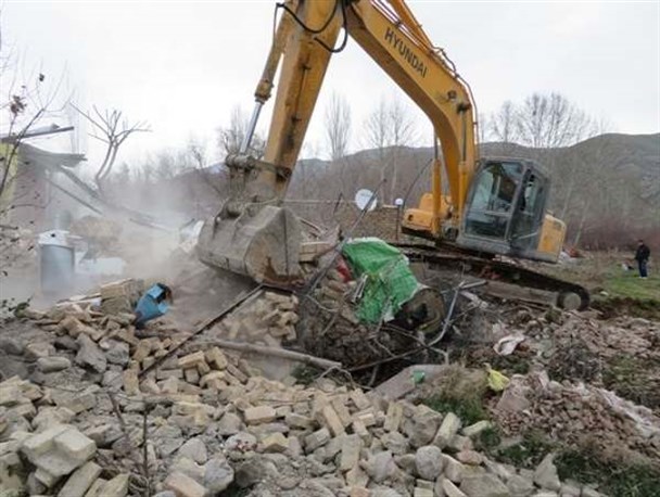 تداوم اجرای عملیات آزاد‌سازی حریم رودخانه‌ها در استان زنجان/ سرمایه‌گذاران حاضر به احداث پارک تفریحی در محدوده پل میربها‌الدین نیستند