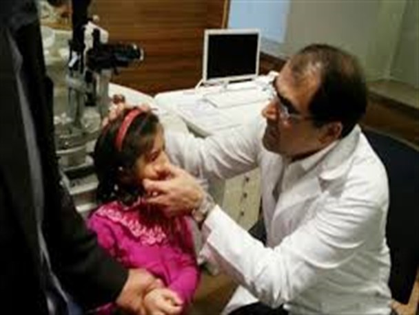 چشمان شوخان بار دیگر زیر تیغ جراحی وزیر بهداشت قرار گرفت