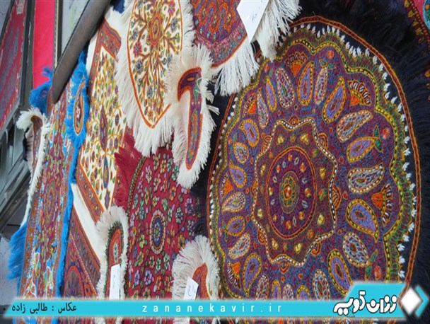 نقش های جدید در پته دوزی مورد استقبال قرارگرفته است/در حال حاضر 250 پته دورزدر این کارگاه فعالند