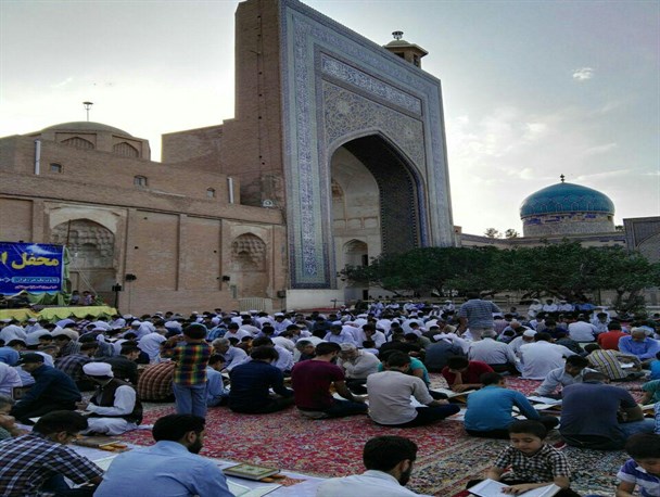 رمز اصلی وحدت مسلمانان توسل به قرآن است