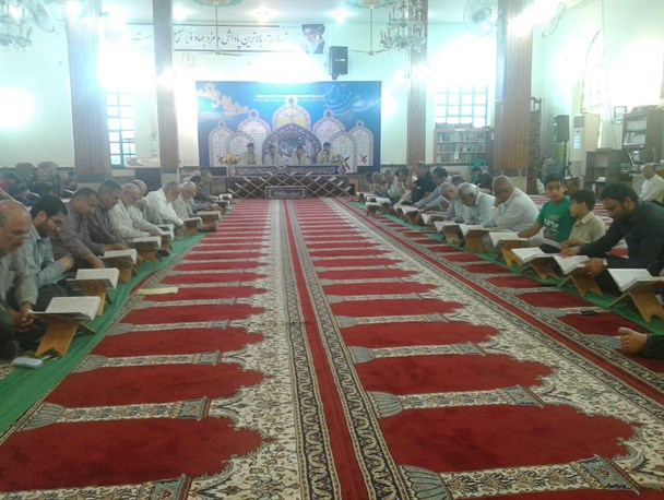ختم دسته جمعی قرآن کریم در مسجد جامع کلاچای+تصاویر