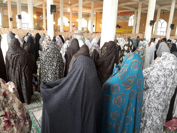 فاصله نسل ها در برقراری ارتباط محبت آمیز مادر با فرزندان پر می شود