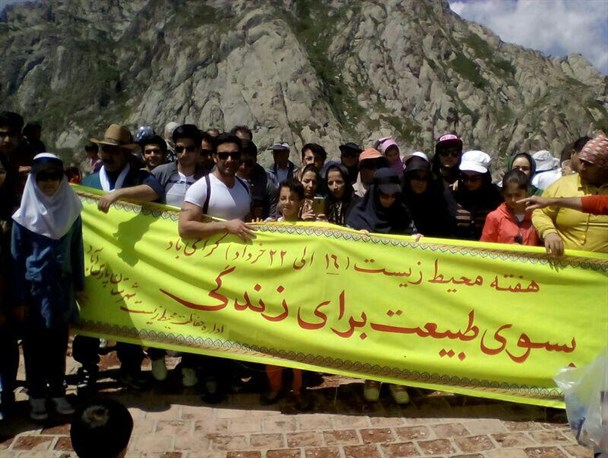 کوهنوردان پارس آبادی دامنه های کوهستان خروسلو را پاکسازی کردند