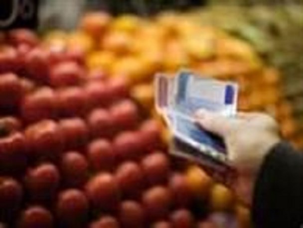 تشدید نظارت بر قیمت اجناس در طول ماه رمضان در شهرستان میرجاوه