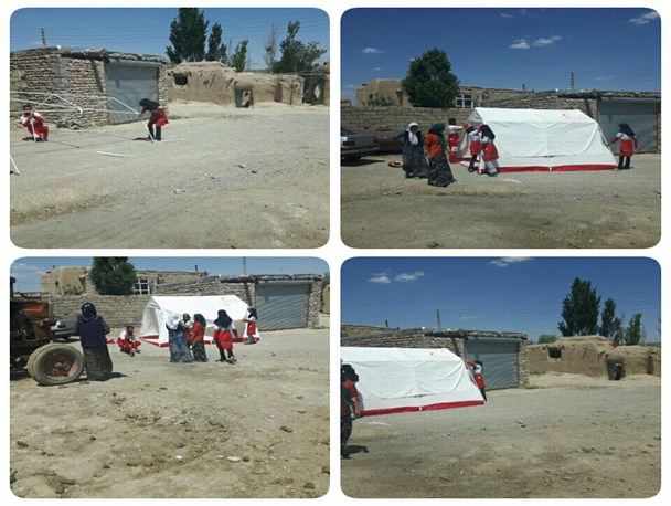 برپایی چادر برای یک خانواده بی سرپناه در روستای آبباریک شهرستان دهگلان