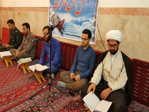 عمل به قرآن راه برون رفت از مشکلات فرهنگی جامعه است