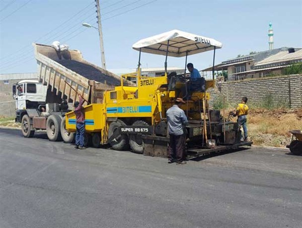 آغاز مجددعملیات اسفالت ریزی خیابانهای سطح شهر سیمین شهر