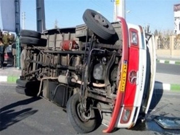 ۱۹ زخمی در حادثه واژگونی مینی بوس در بابل