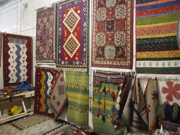 نابودی هنرهای دستی در نگاه بغض‎آلود مسئولین!/ عرصه صنایع دستی، میدان رونق تولید ملی!