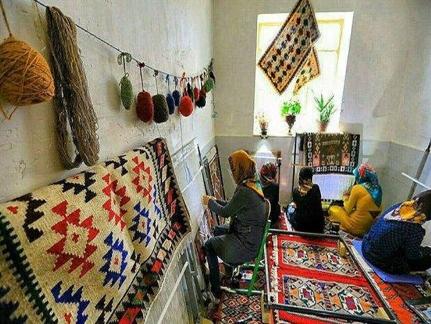 فعالیت ۱۸ هزار هنرمند صنایع دستی در کرمانشاه