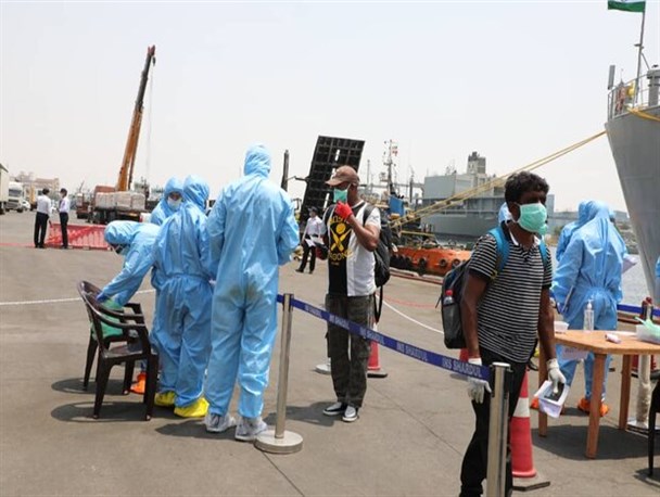 ۲۳۳ نفر از دریانوردان هندی از طریق بندر شهید باهنر بندرعباس به کشورشان بازگشتند