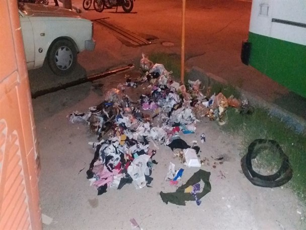 وضعیت نامناسب کوچه های قم به دلیل نبود سطل های زباله+تصاویر