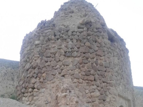 اعتراض اهالی  روستای "وروق" به حفاری های غیر مجاز/ امامزاده بودن بقعه کمال‌الدین، در شهرستان آوج بررسی می‌شود