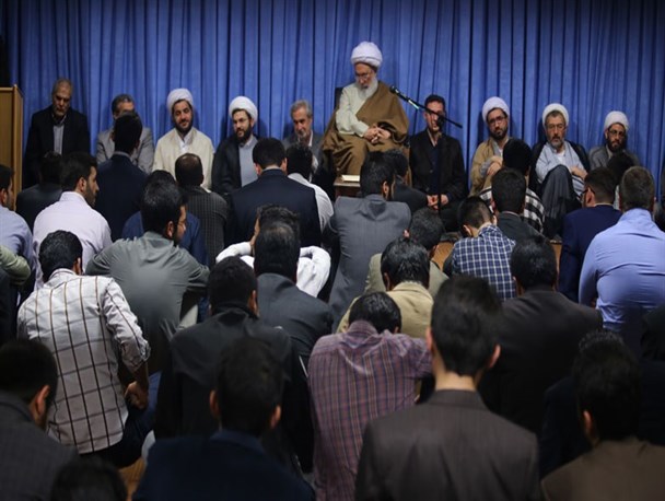 تشکل های دانشجویی استان با آیت الله مجتهد شبستری دیدار می کنند