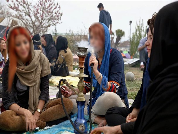 جوانانی که لحظات زندگیشان را دود می کنند+تصاویر