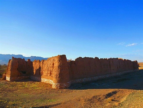 ایجاد منطقه گردشگری در قلعه نشست آباد دلیجان/ ارتقای مقوله گردشگری، بهره مندی های اقتصادی به همراه دارد