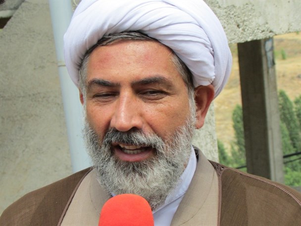 طلاب و روحانیت ما در اردوی جهادی نشان داده اند از هیچ تلاشی مزایغه نمی کنند