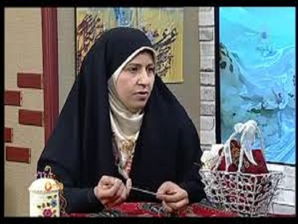 حفظ حجاب و عفاف مغایرتی با وظیفه مادر بودن ندارد /ضرورت استفاده از تنوع و هنر صنایع دستی در البسه